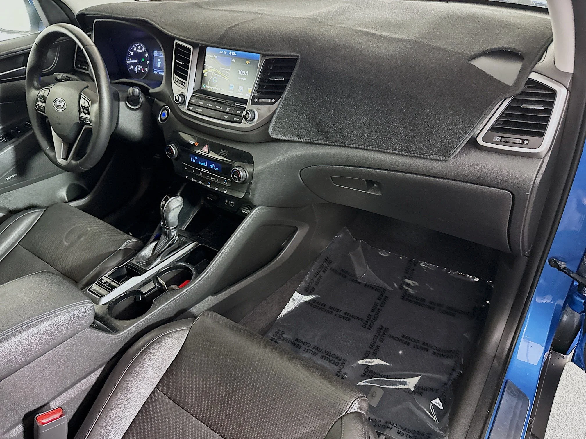Used 2017 Caribbean Blue Hyundai SE Plus image 26