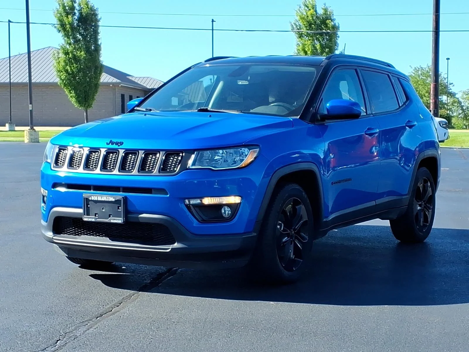 Used 2021 Blue Jeep Altitude image 15