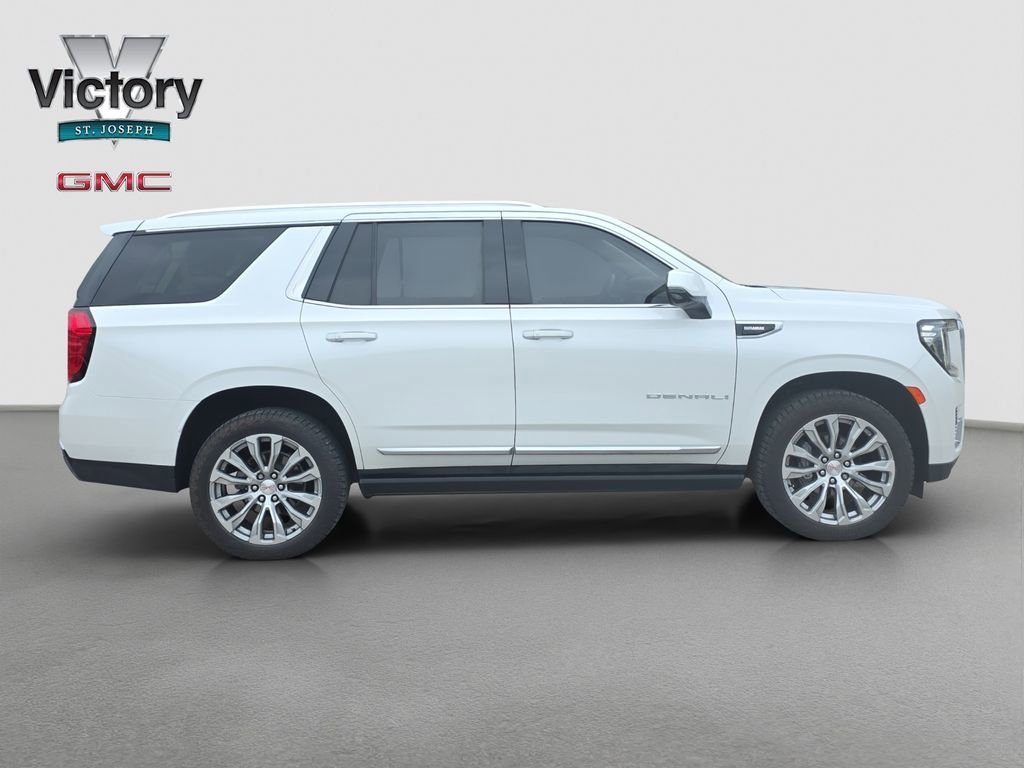 Used 2022 White Frost Tricoat GMC Denali image 18
