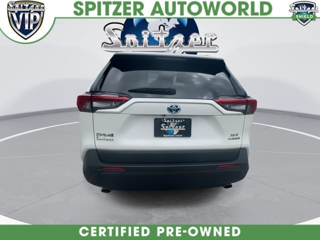 Used 2021 White Toyota XLE Premium image 8