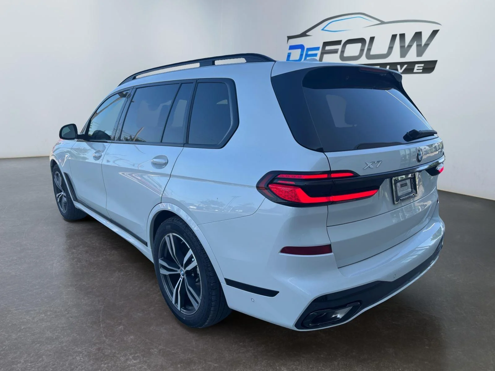 New 2027 Mineral White Metallic BMW xDrive40i image 17