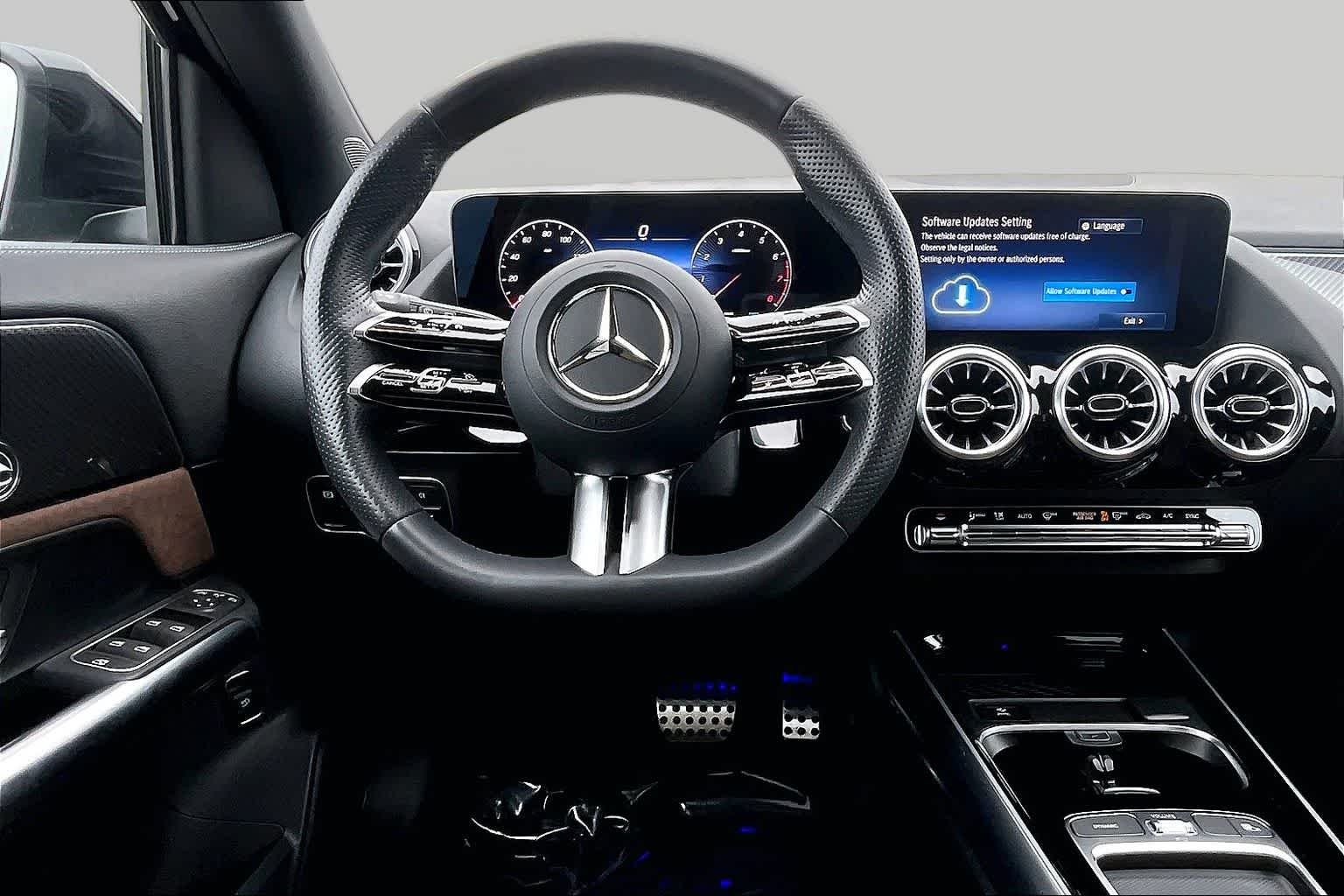 Used 2025 Night Black Mercedes-Benz GLA 250 image 6