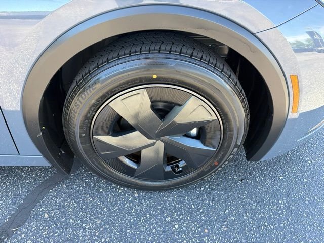 Certified Used 2027 01m2 Toyota LE image 2