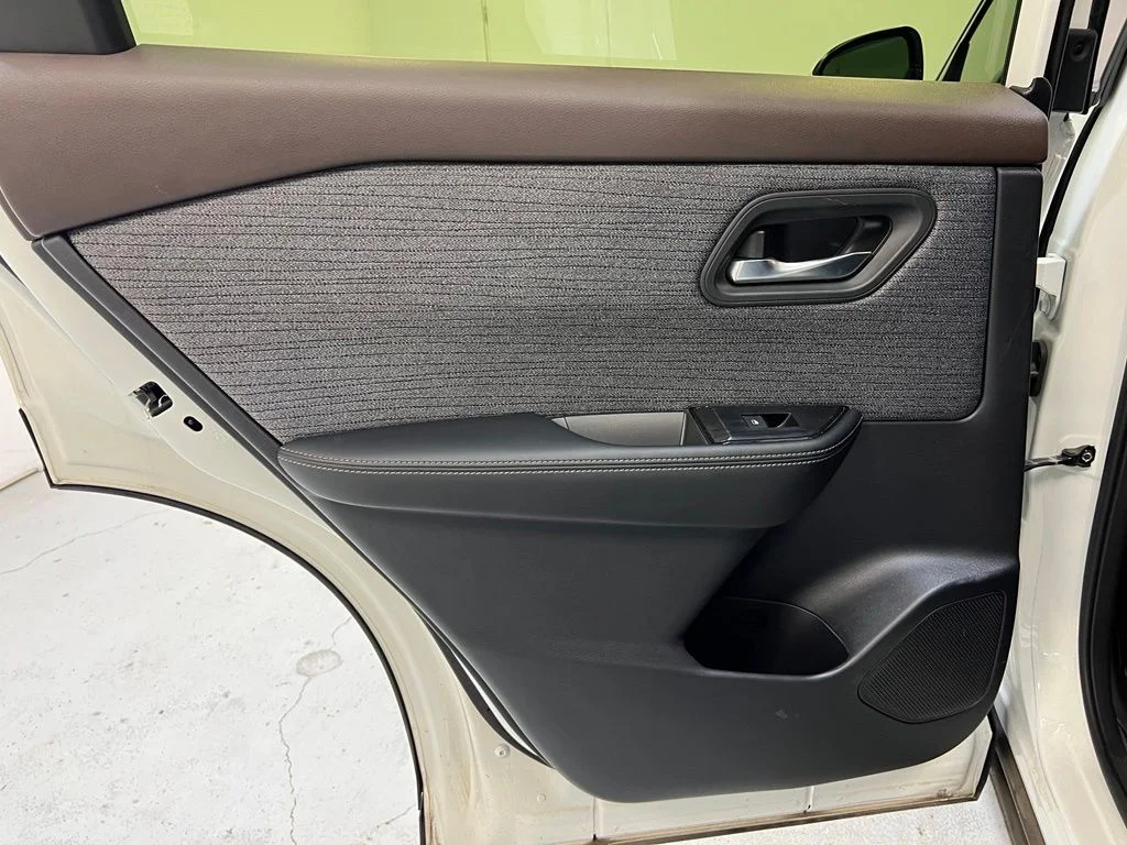 Used 2023 White Nissan SV image 26