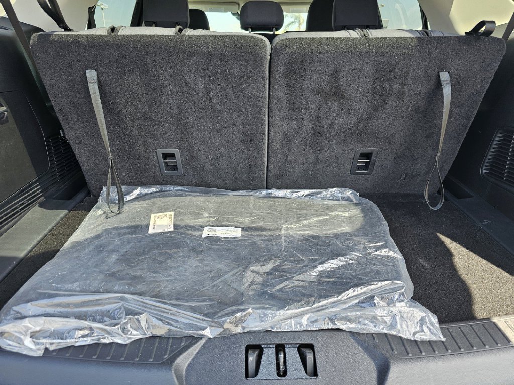 Used 2026 Vapor Blue Ford Active image 18