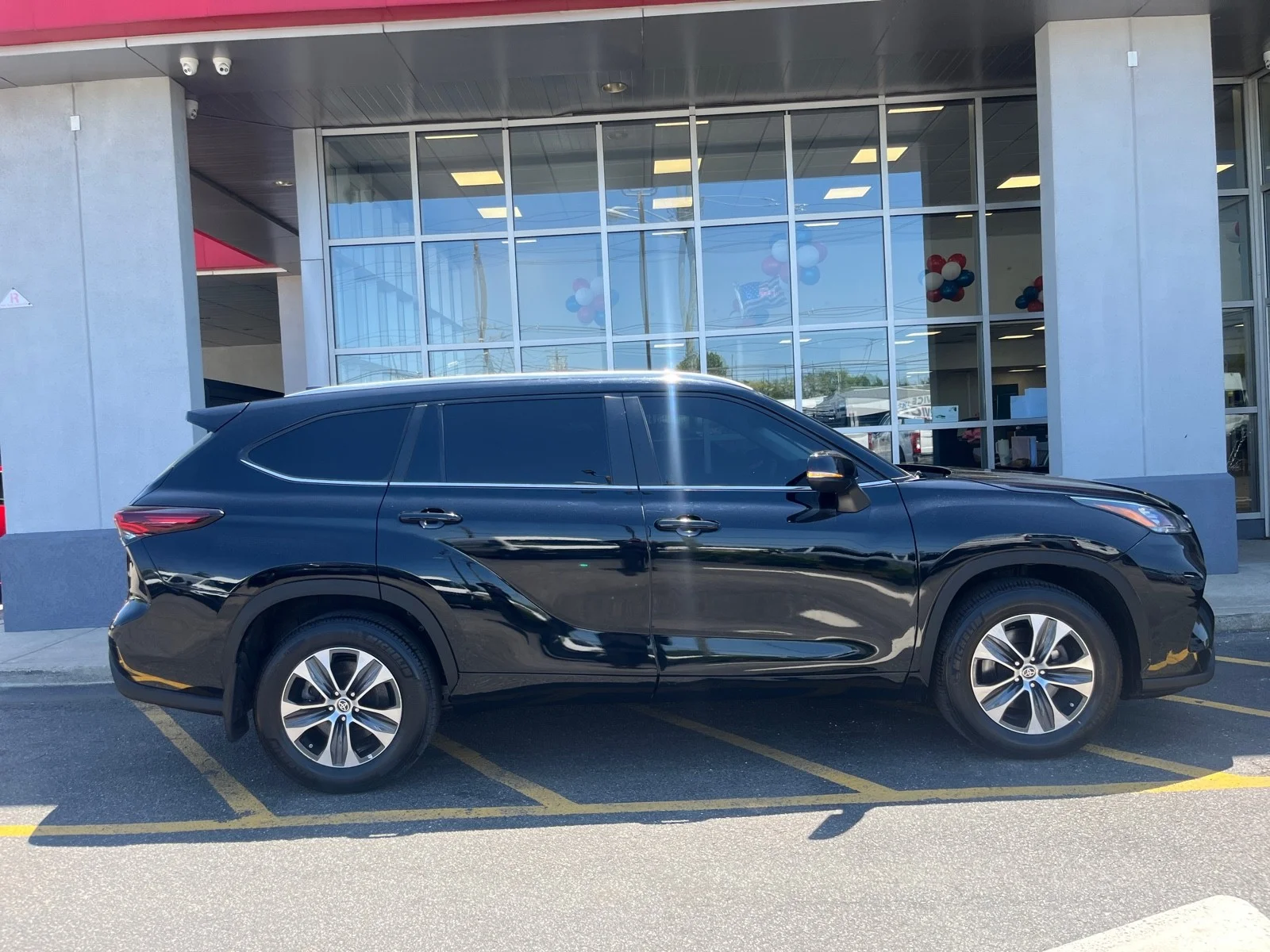 Used 2024 Midnight Black Metallic Toyota XLE AWD image 9