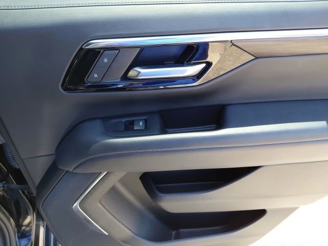 Used 2025 Black Chevrolet LT image 32