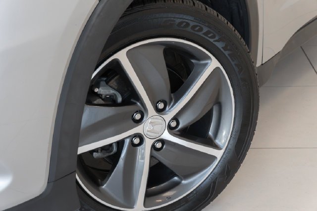 Used 2022 Silver Honda EX-L image 2