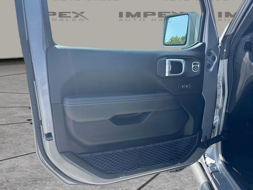Used 2020 Silver Jeep Overland image 20
