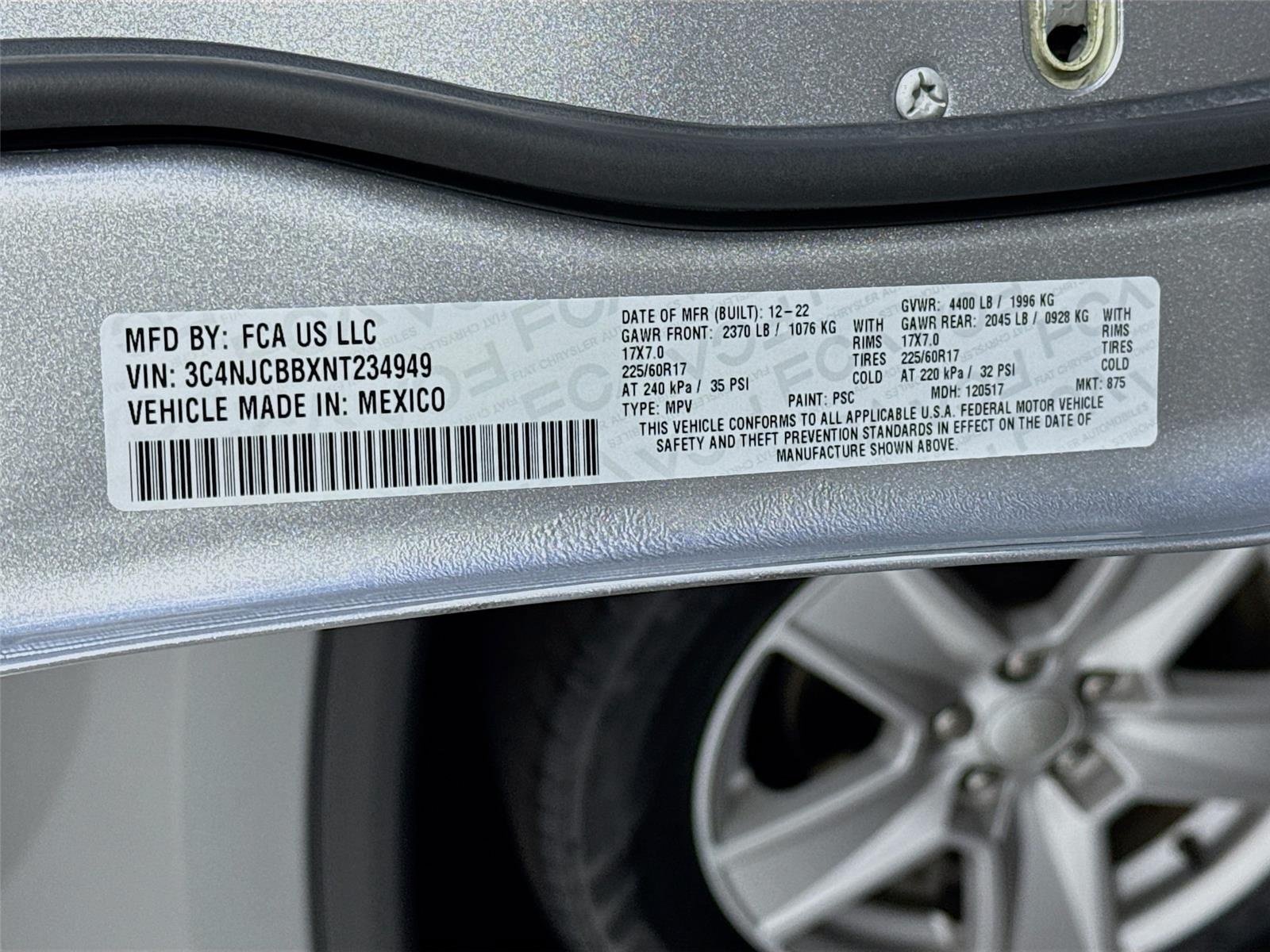 Used 2022 Billet Silver Metallic Clearcoat Jeep Latitude image 30