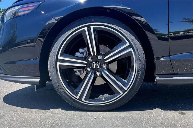 New 2026 Crystal Black Pearl Honda SE image 12