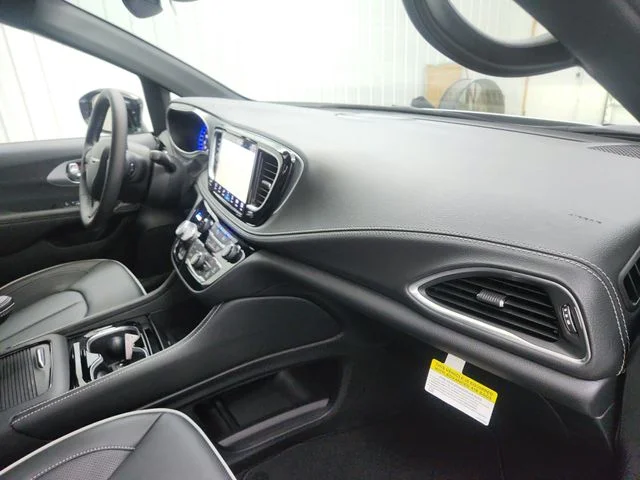 2026 Chrysler Pacifica Limited - Photo 31