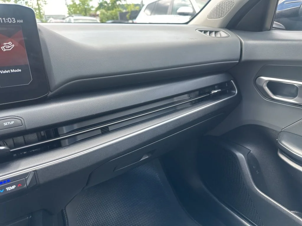 Used 2025 Black Kia LXS image 19