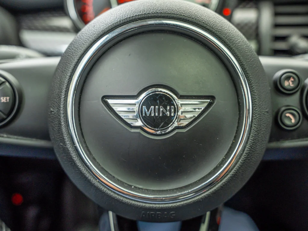 Used 2016 Deep Blue Metallic MINI  image 22