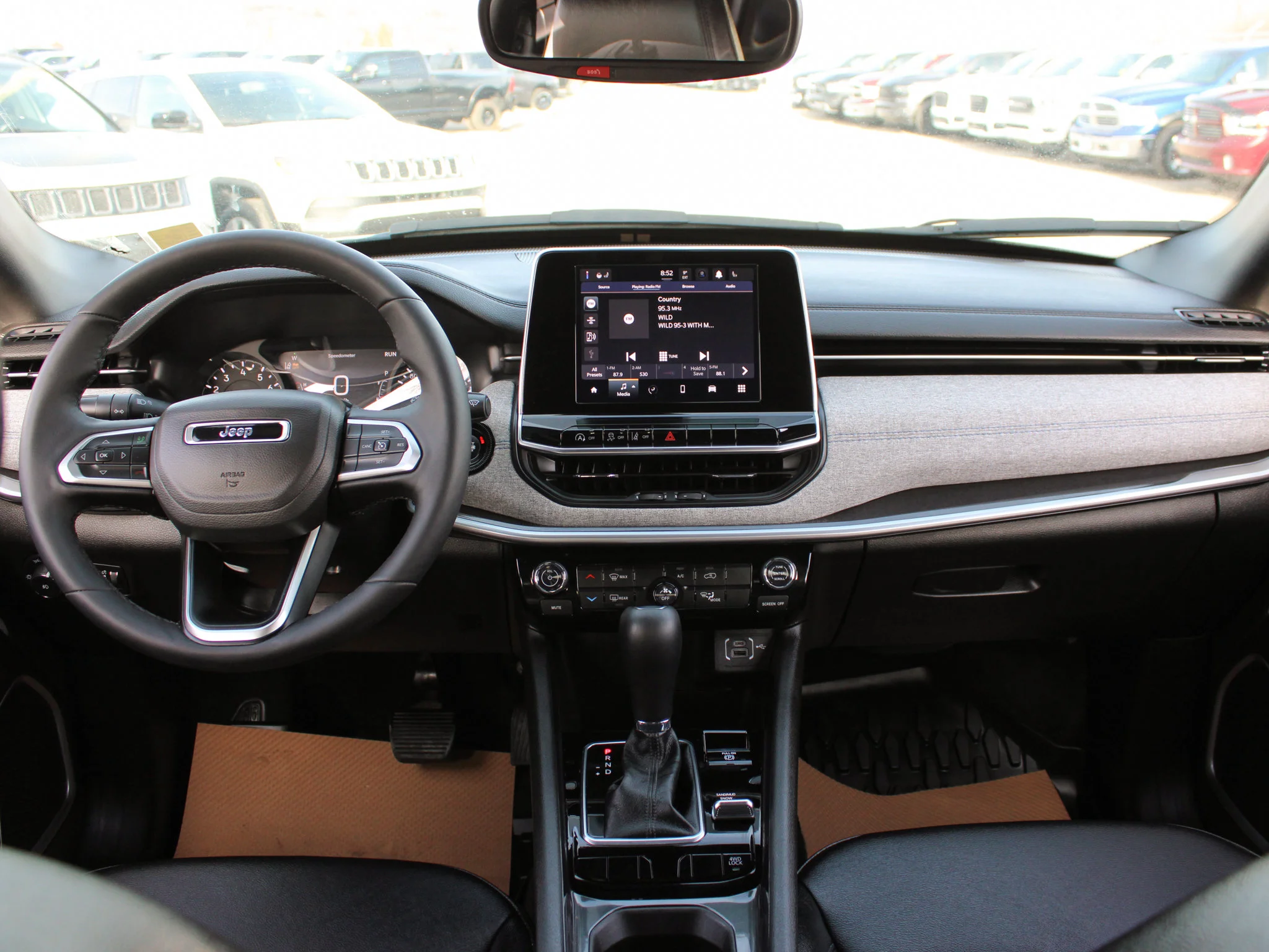 Certified Used 2025 White Jeep North * No Accidents | Heated Seats | Apple CarPlay | Remote Start | Forward Collision Warning image 4