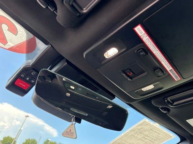 2025 Toyota Camry SE - Photo 20