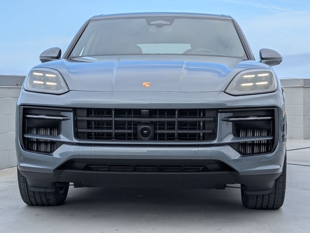 2026 Porsche Cayenne S - Photo 8