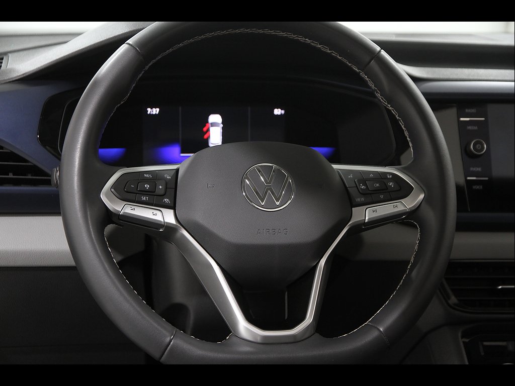 Used 2023 GRAY Volkswagen 1.5T SE 4Motion image 7