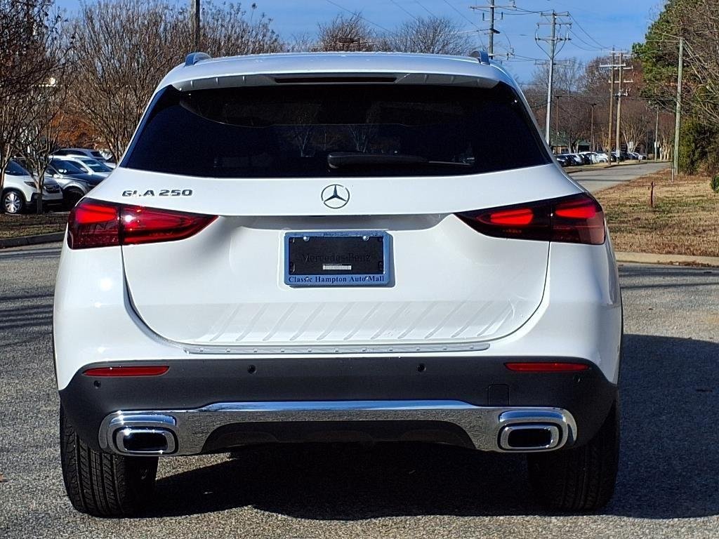 Used 2025 Polar White Mercedes-Benz GLA 250 image 10