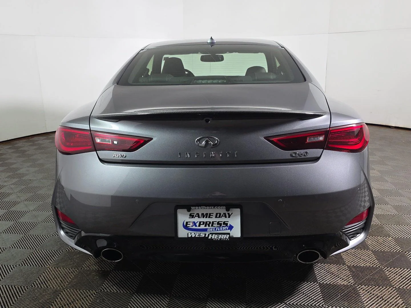Used 2022 Graphite Shadow INFINITI LUXE image 10