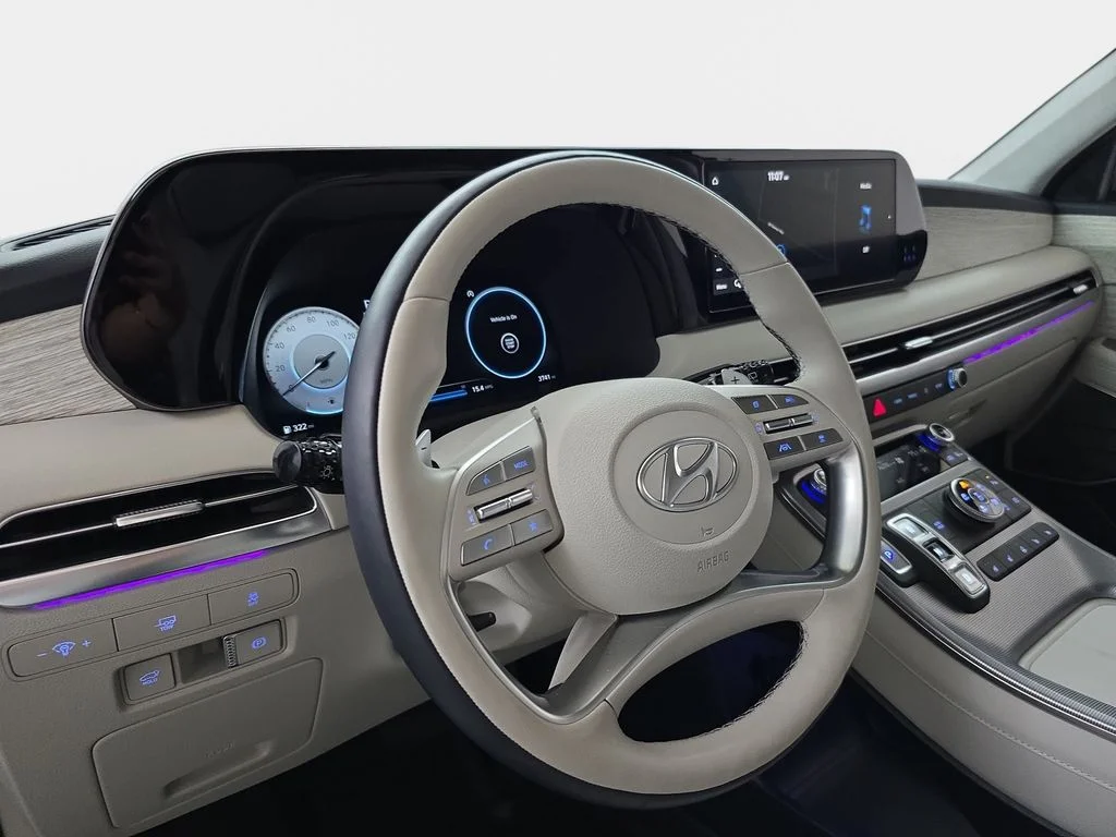 Used 2025 White Hyundai Calligraphy image 19
