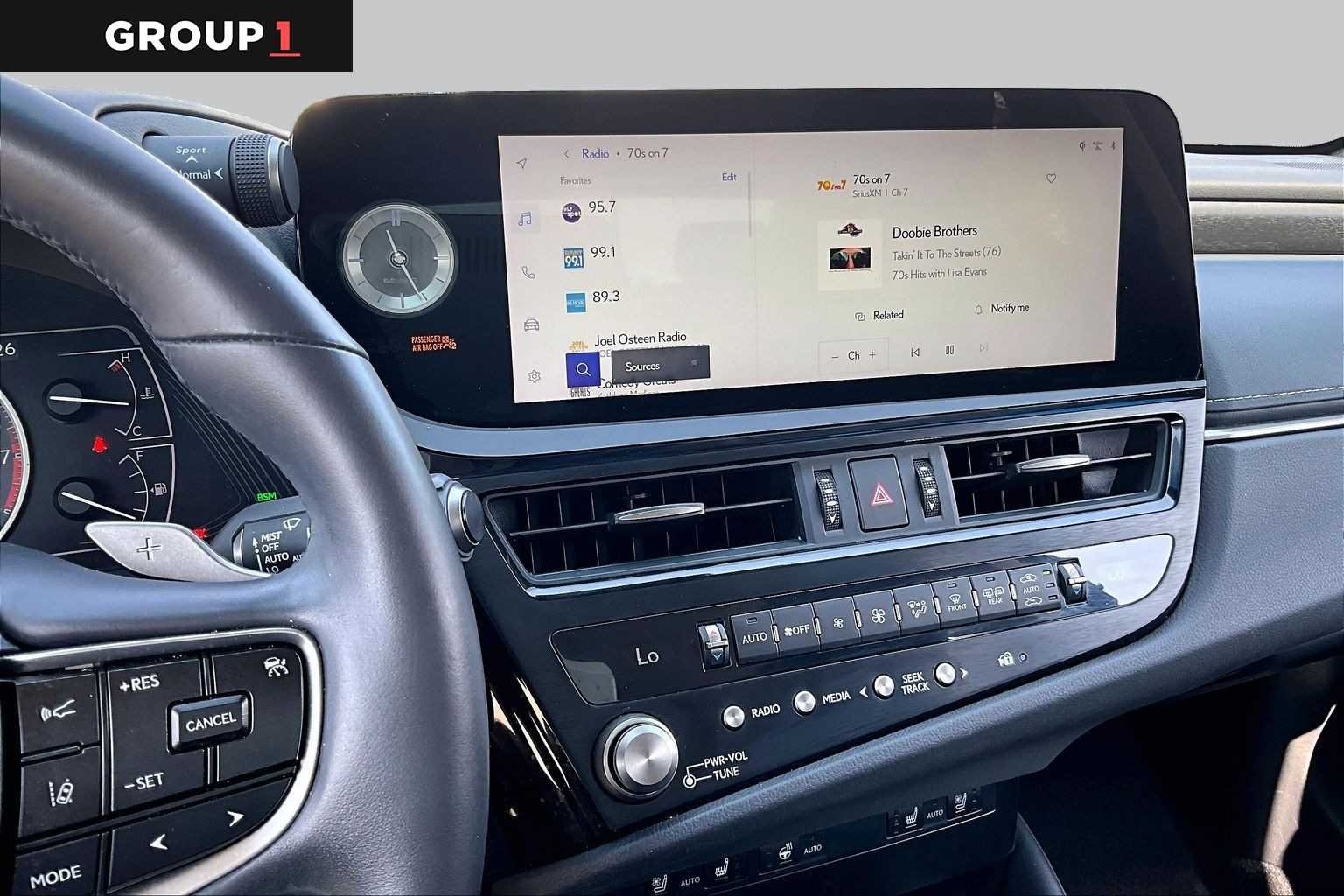 Used 2023 Eminent White Pearl Lexus  image 6