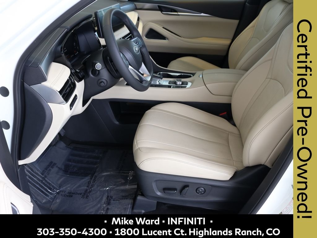 Used 2023 White INFINITI LUXE image 6