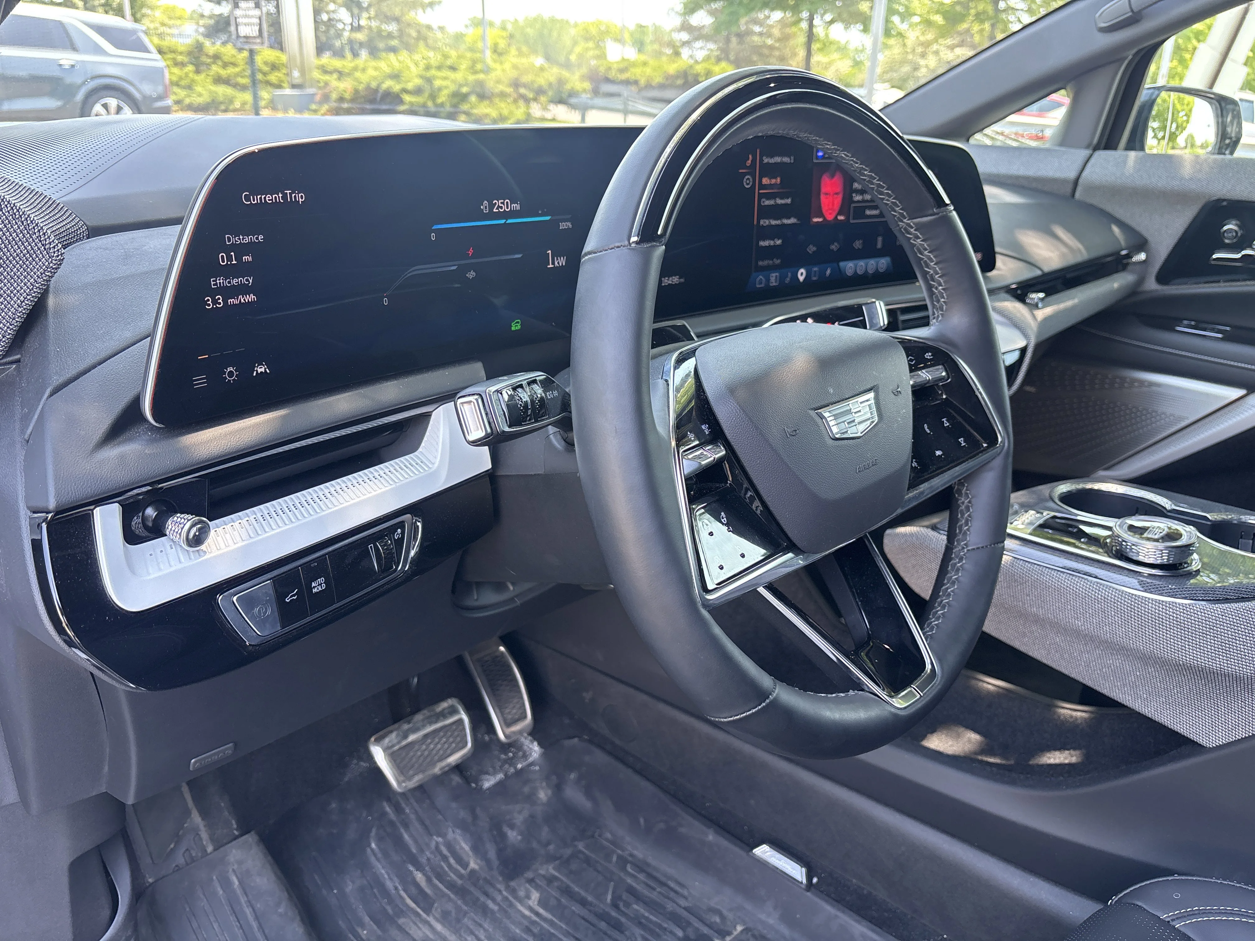 Used 2025 Crystal White Tricoat Cadillac Luxury image 23