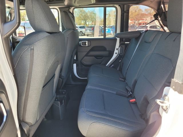 2025 Jeep Wrangler 4-Door Sahara - Photo 13