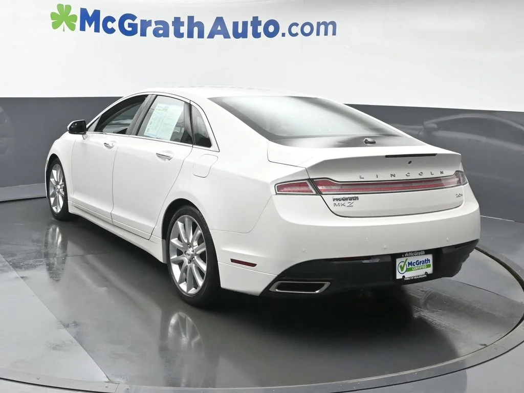 Used 2016 White Lincoln Base image 26