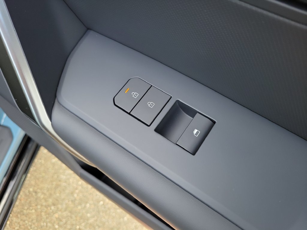 New 2027 Frost Blue / Black Roof Kia X-Line S image 11