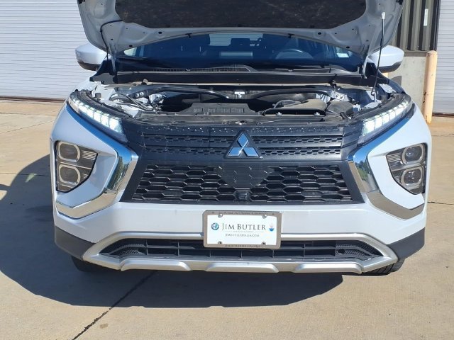 Used 2025  Mitsubishi SE image 21