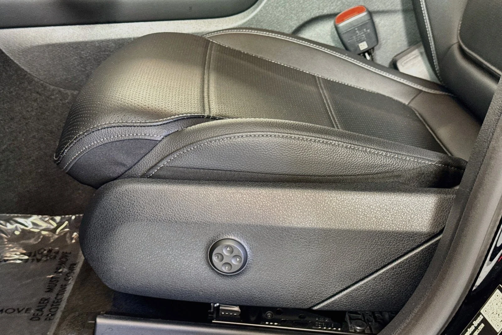 Used 2026 Black Mercedes-Benz GLC 300 image 18
