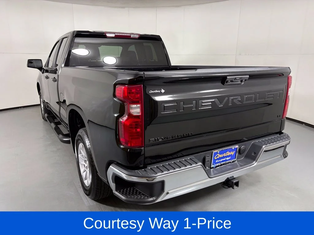 Used 2025 Black Chevrolet LT image 8
