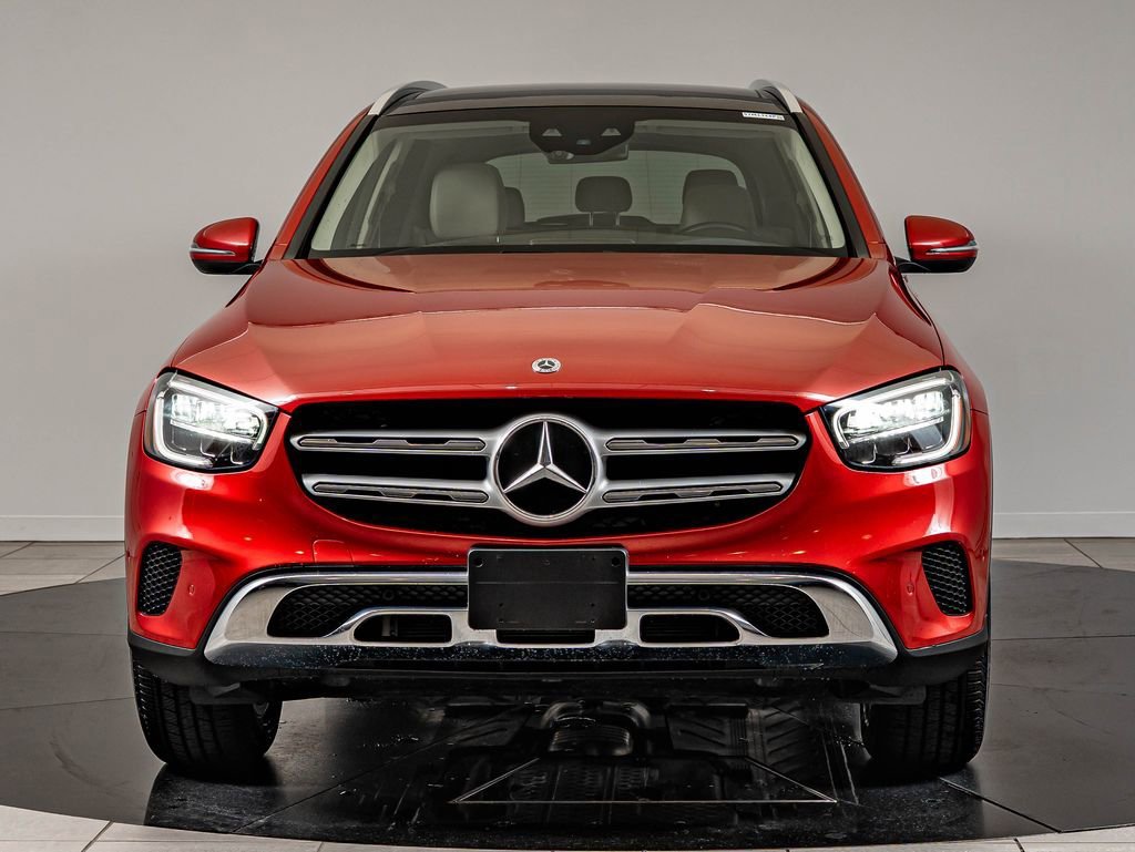 Used 2022 Manufaktur Cardinal Red Metallic Mercedes-Benz GLC 300 image 2