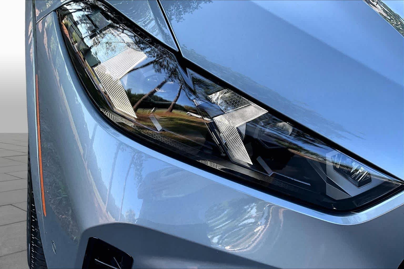New 2026 Skyscraper Grey Metallic BMW sDrive40i image 13