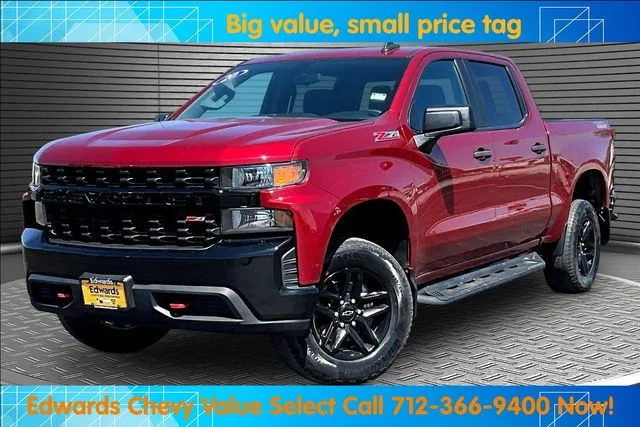 Used 2020 Red Chevrolet Custom Trail Boss image 1
