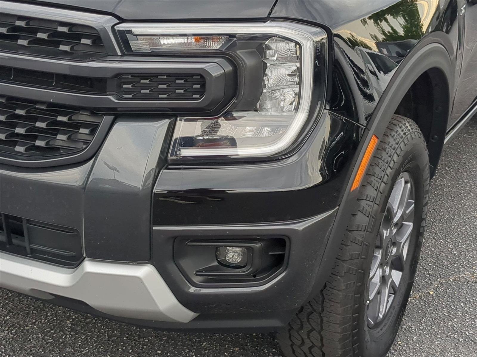 Used 2025 Shadow Black Ford XLT image 9