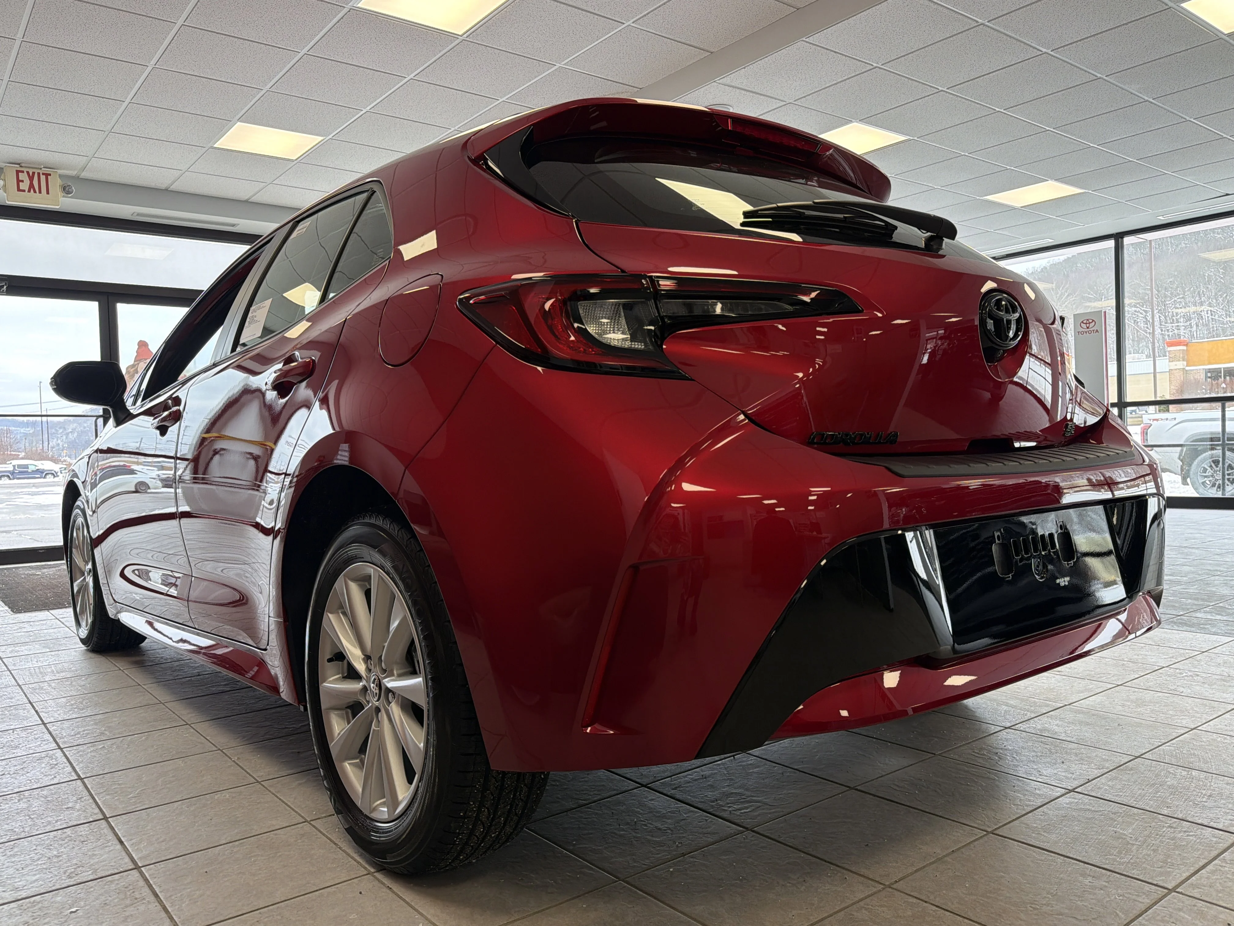 2026 Toyota Corolla Hatchback SE - Photo 38