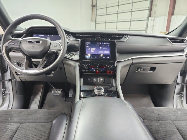 Used 2023 Silver Jeep Altitude image 28