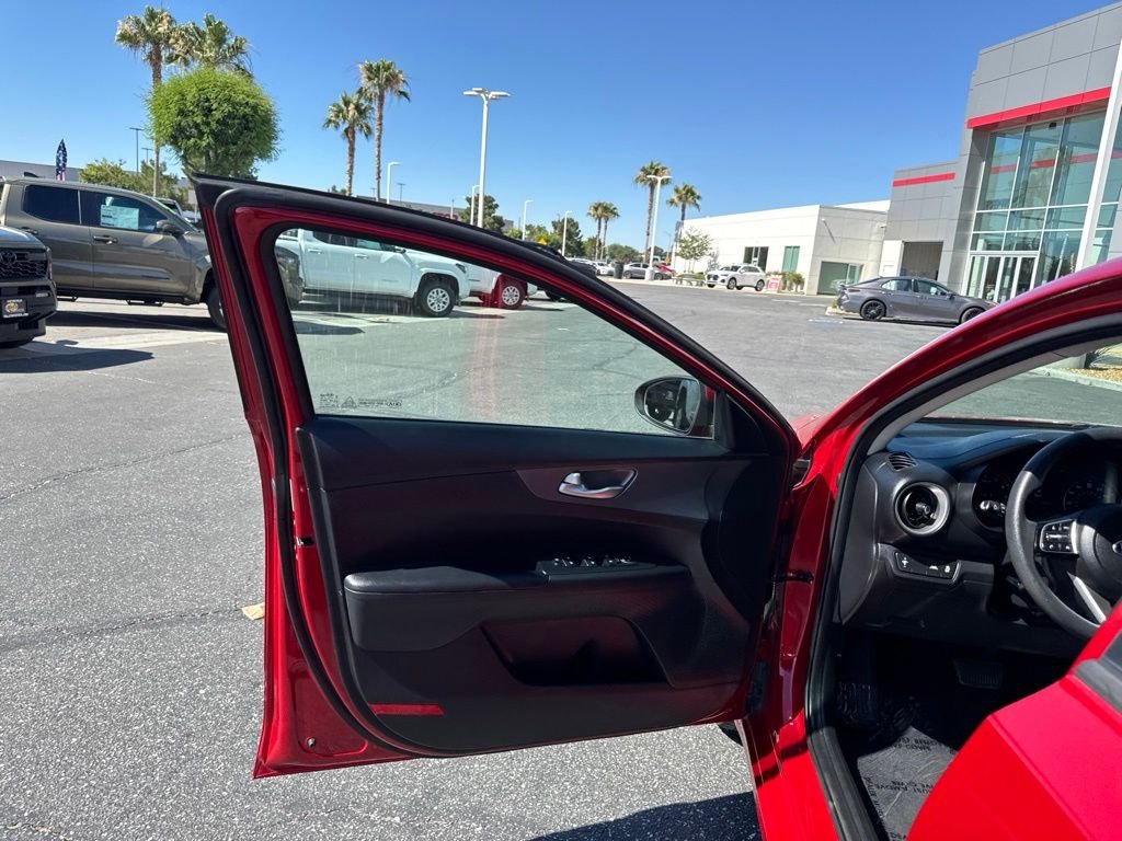 Used 2021 Red Kia LXS image 11