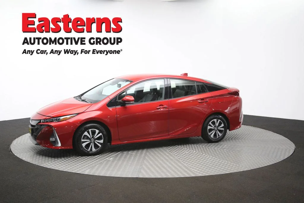 Used 2018 Red Toyota Advanced image 59