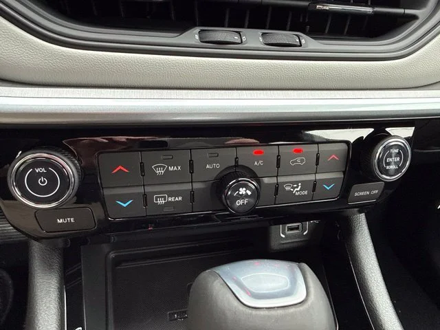 New 2027 Black Jeep Limited image 24