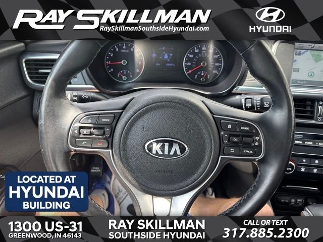 Used 2016 Black Kia EX image 17