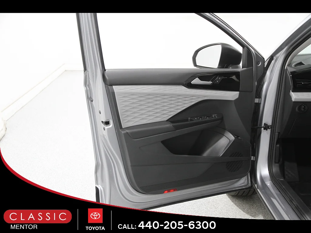 Used 2023 Pyrite Silver Metallic Volkswagen 1.5T S 4Motion image 4