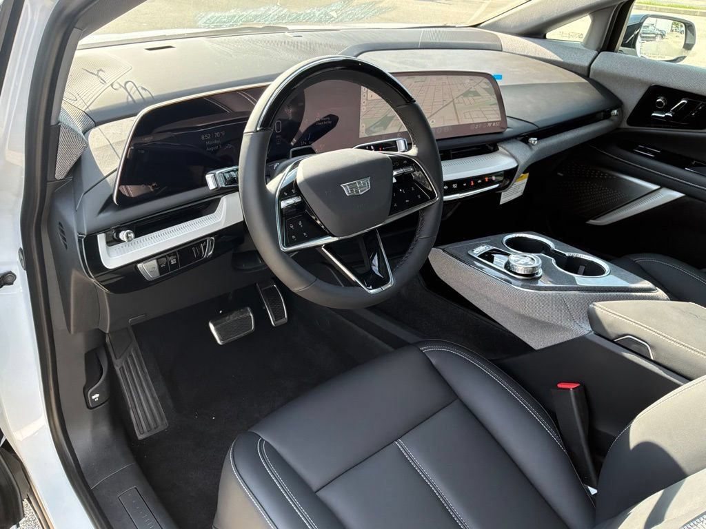2027 Cadillac OPTIQ Luxury - Photo 22