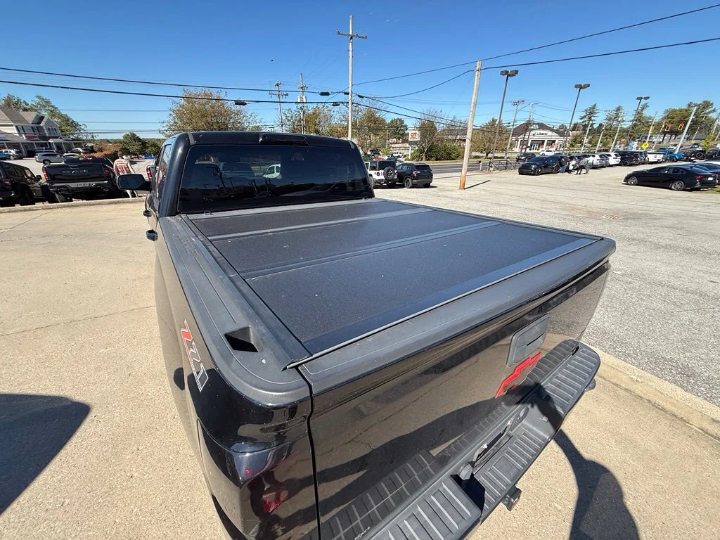 Used 2016 Black Chevrolet LT image 8