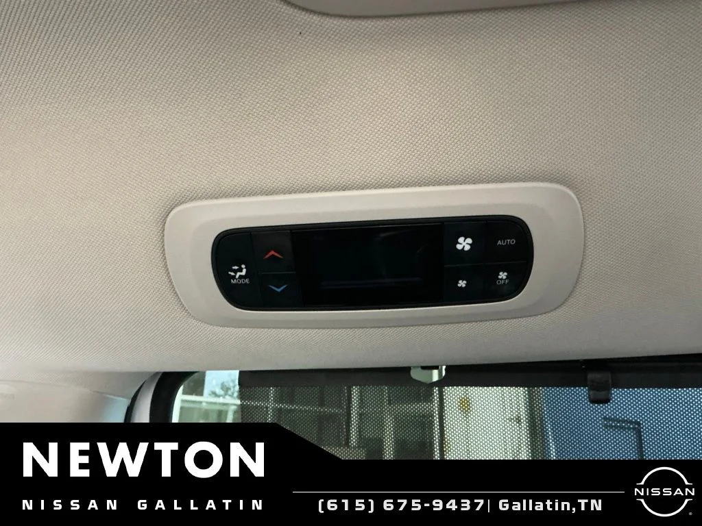 Used 2023 Bright White Clearcoat Chrysler Touring L image 44