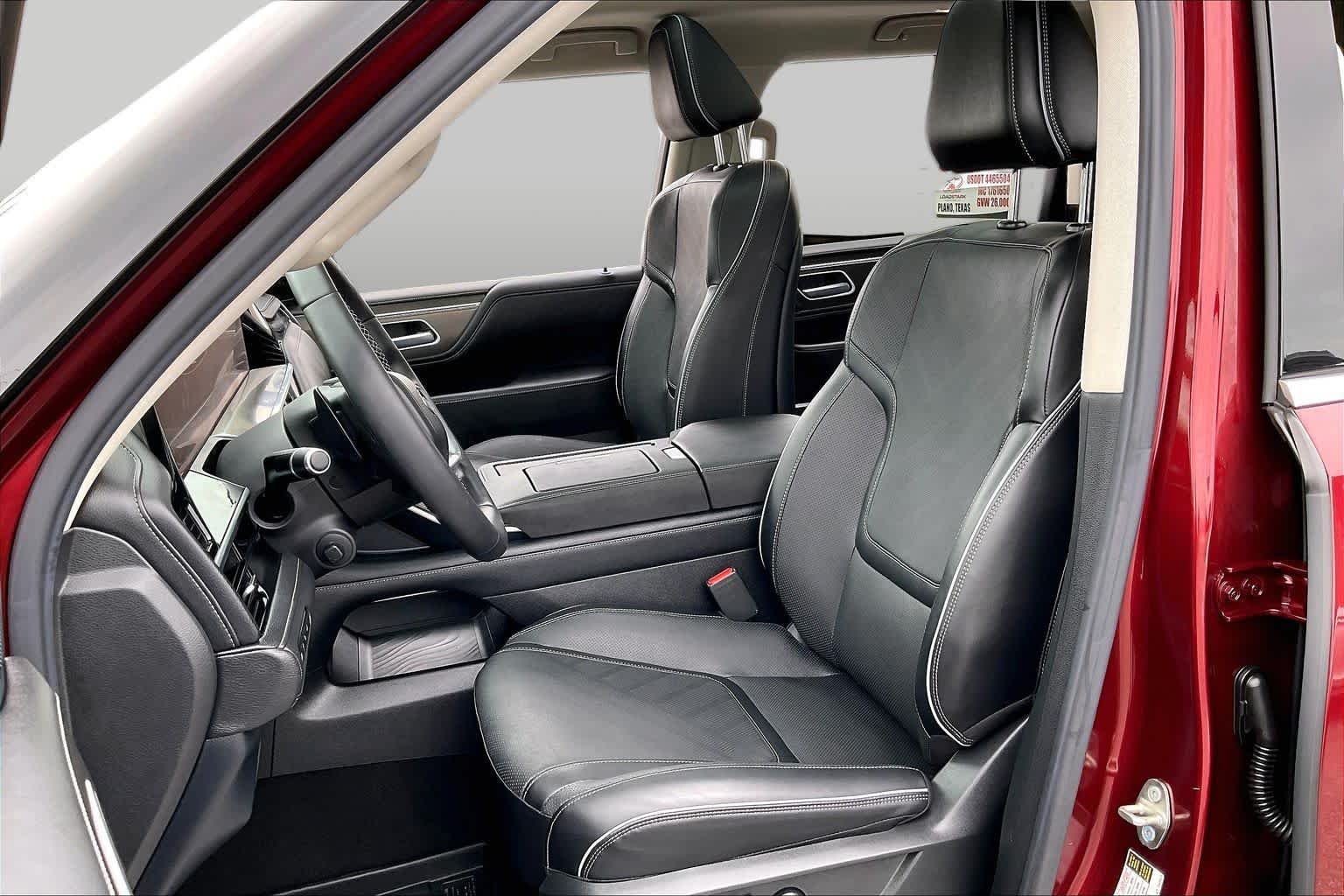 Certified Used 2025 Coulis Red INFINITI LUXE image 7
