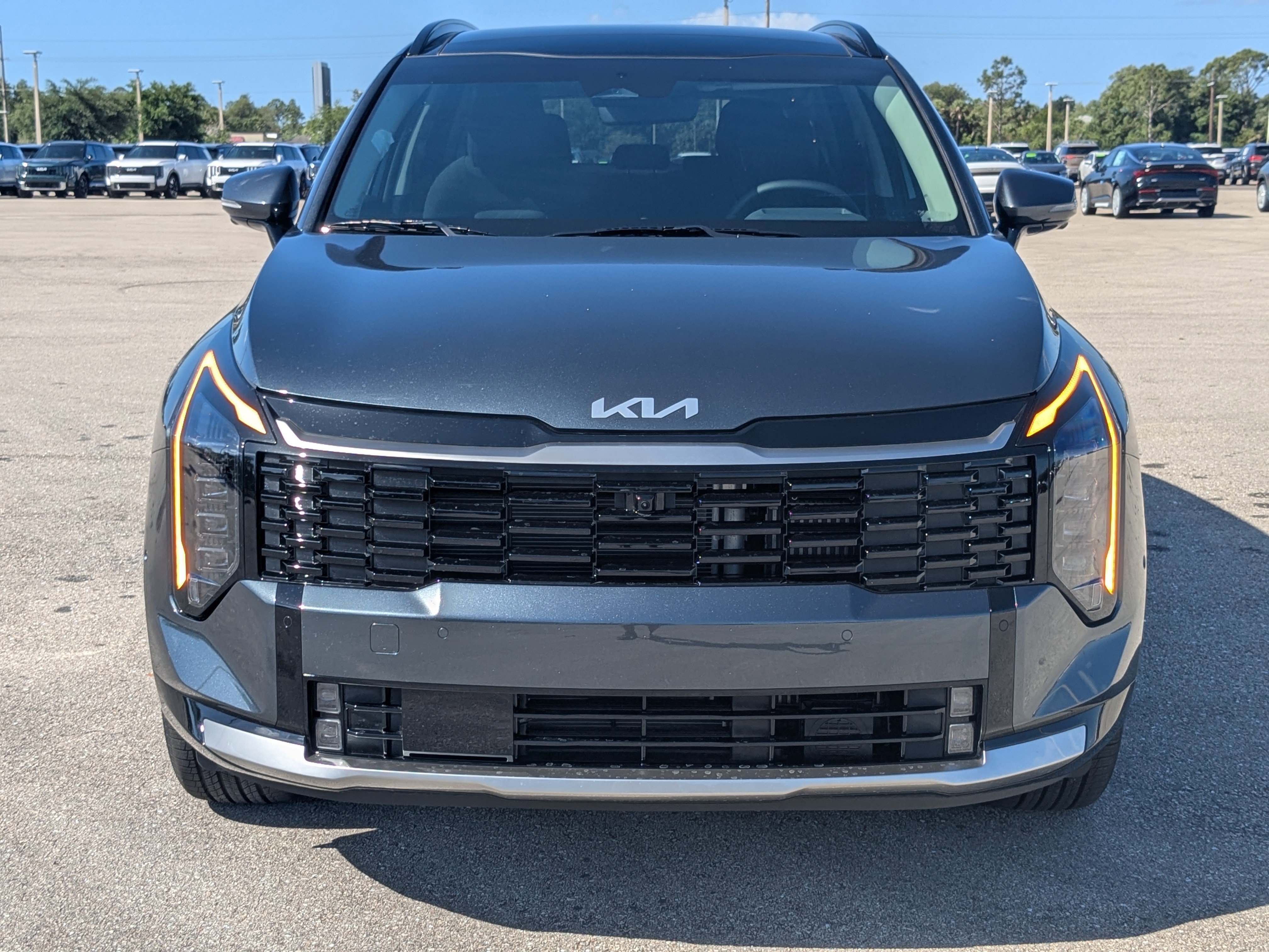 New 2026 Gravity Gray Kia SX Prestige image 3